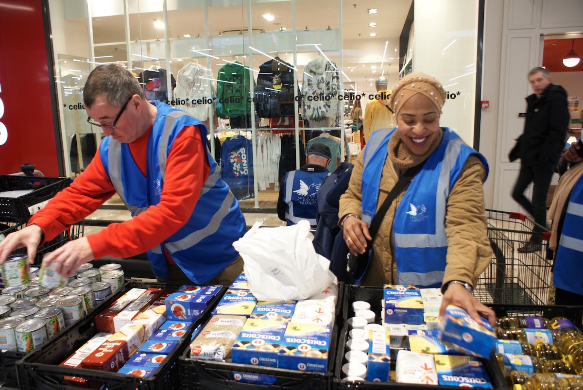 Au Secours Populaire, la solidarité entre précaires