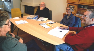 Martine, Jean-Yves, Marie Christine et Jean-Hugues parlent avec enthousiasme de leur journal (le 23 septembre).